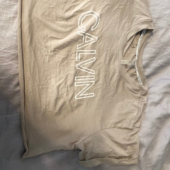 Calvin Klein tee - Picture 2 of 2